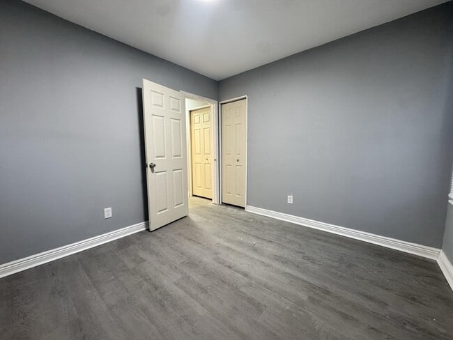 Building Photo - 11400 Abington Ave