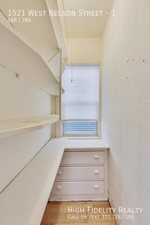 Building Photo - 1521 W Nelson St