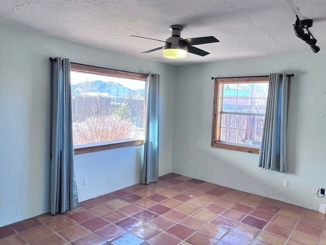 Building Photo - 26 Balsamo Ln