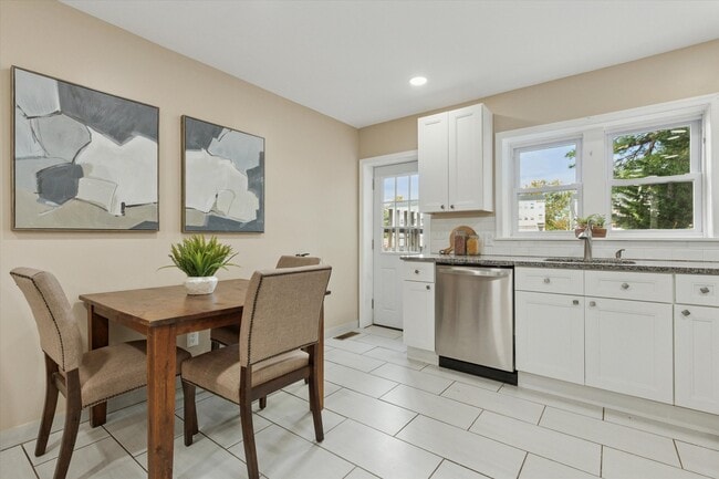 Building Photo - 39 W Front St