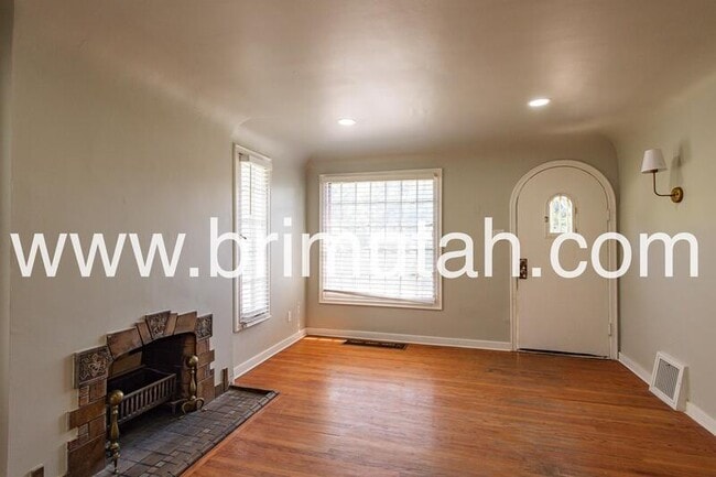Building Photo - 755 Princeton Ave S