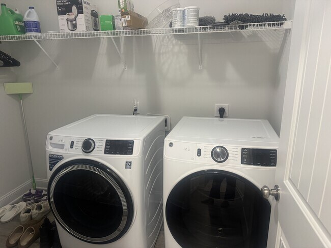 Building Photo - 592 Appalachian Trl S