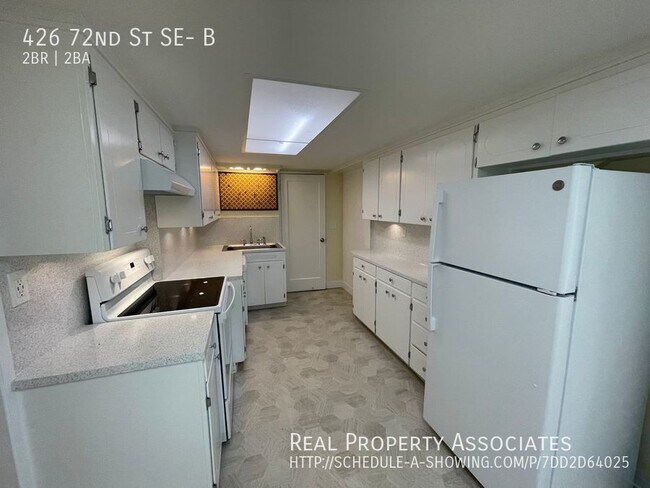 Building Photo - Beverly Lake 2 Bed, 1.5 Bath, Available NOW!
