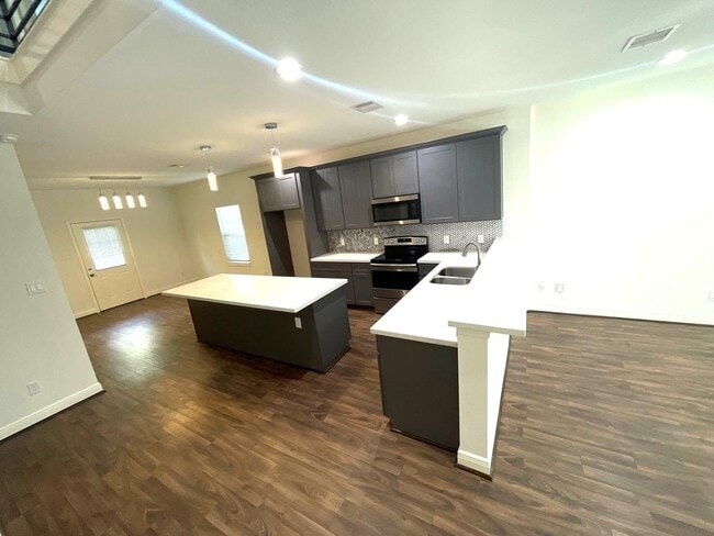 Building Photo - 4913 Southwind St