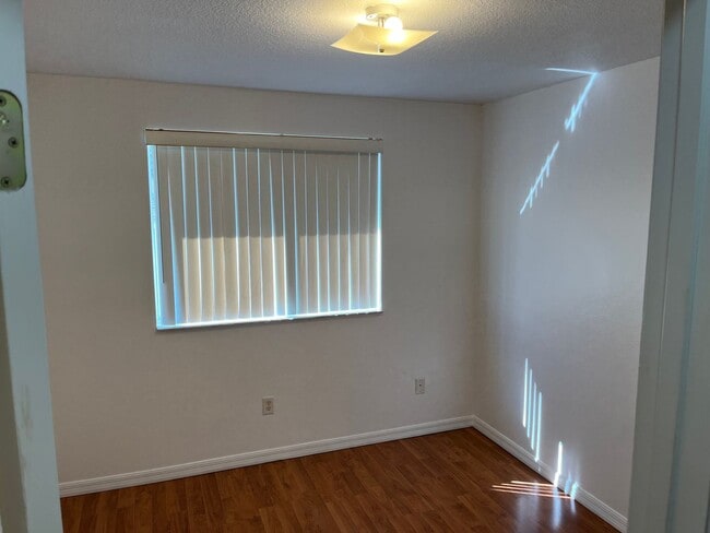 Building Photo - 3bed/2bath townhouse close to Disney inclu...