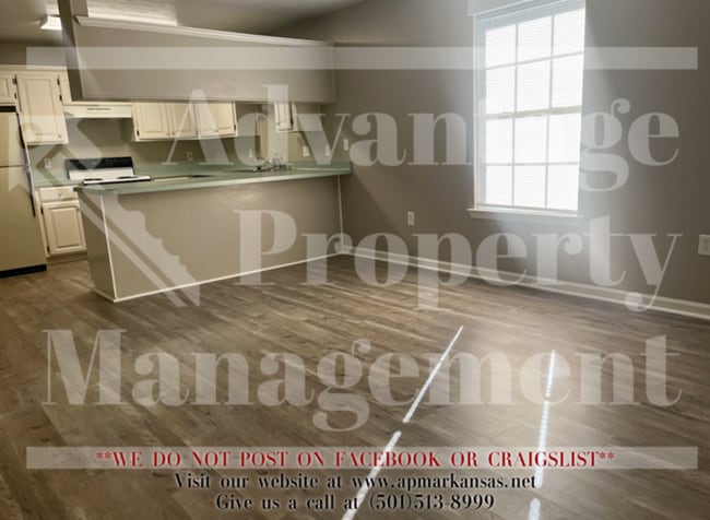 Building Photo - Charming Duplex in Greenbrier!