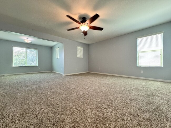 Building Photo - Spacious 5-Bedroom + Loft in Lyons Gate wi...