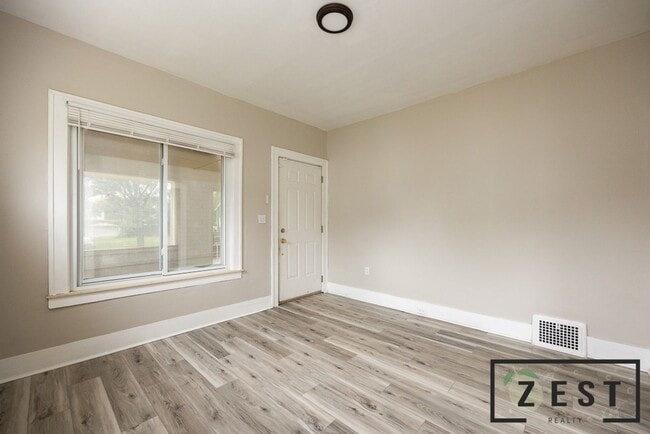 Building Photo - PRE LEASING! Beautiful 3 BEDROOM!