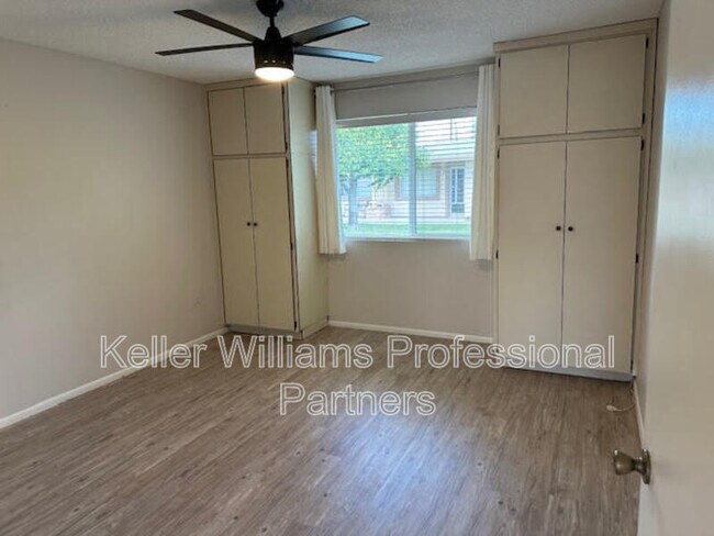 Building Photo - 10621 W Coggins Dr