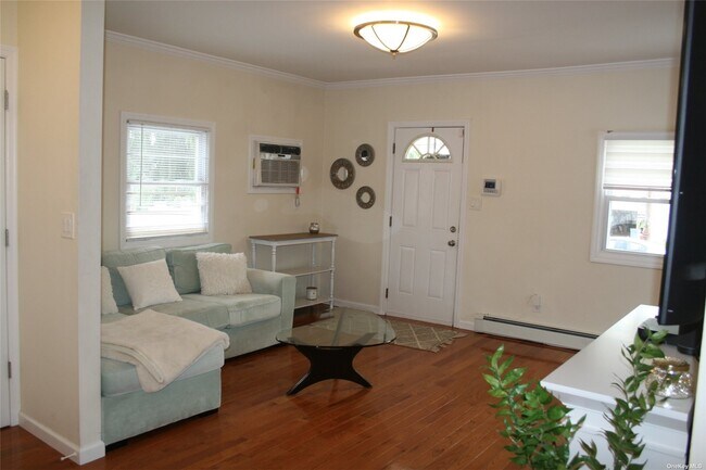 Building Photo - 540 Oakley Ave