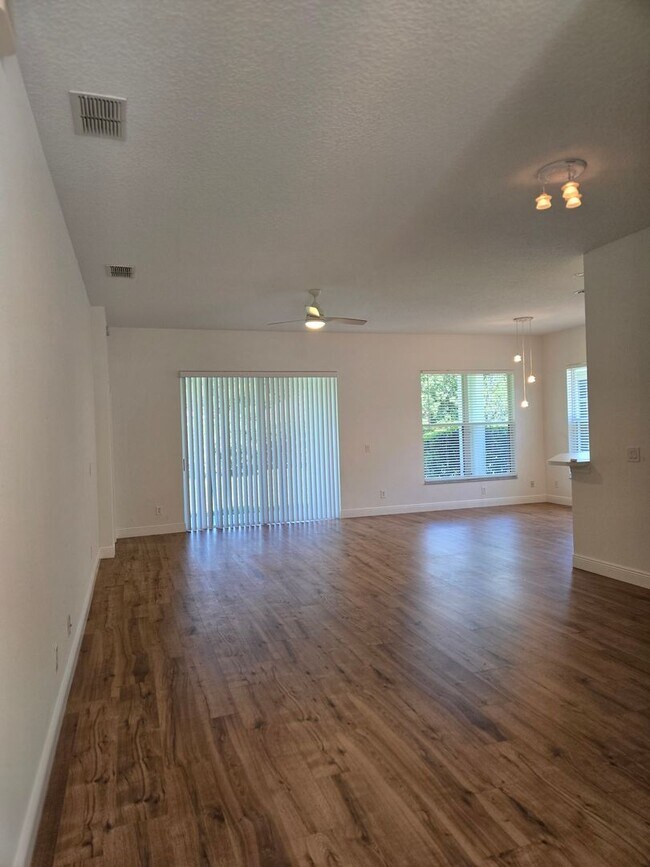 Building Photo - Lake Mary - 3 Bedrooms, 2 Bathrooms - $3,095.00