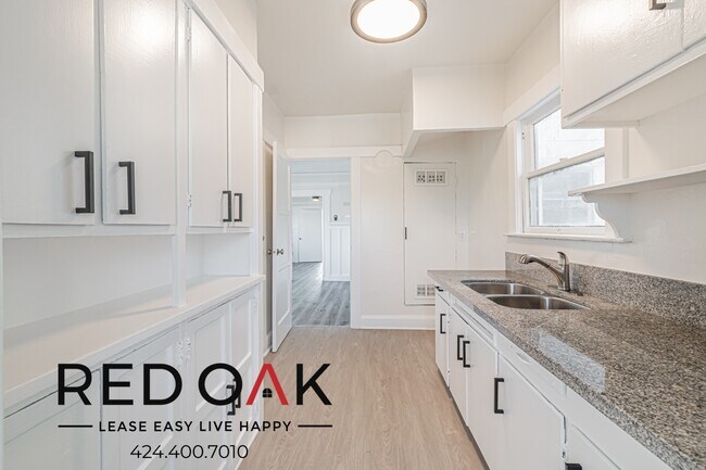 Building Photo - 4626 Wall St