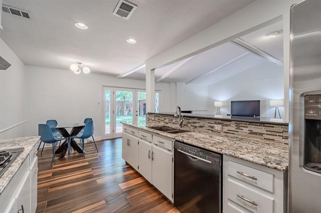 Building Photo - 3347 Latham Dr