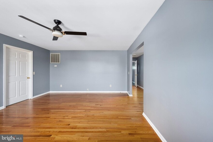 Living Room - 57 Ringgold Rd