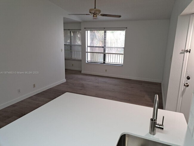 Building Photo - 2946 S University Dr
