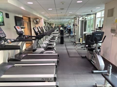 Building Photo - 425 W Beech St