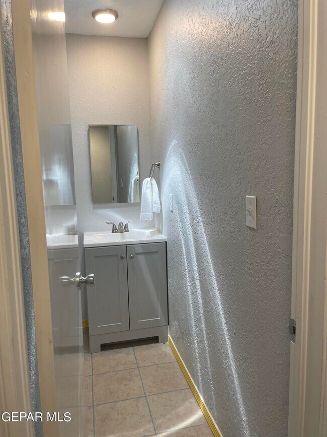 Building Photo - 10604 Fieldrock Ct
