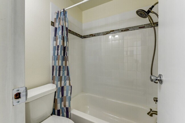 Building Photo - Pre-Leasing August 2026: Great 1 Bed, 1 Bath Close to CU and 29th Street Mall with included parki...