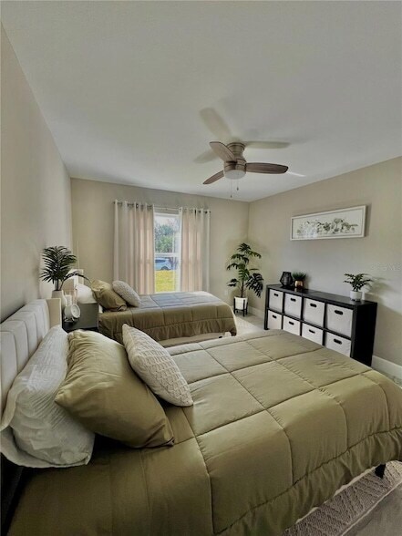 Building Photo - 1194 S Lassonde St