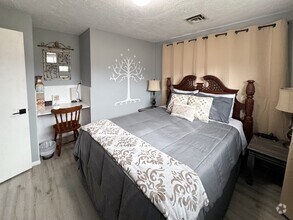 Building Photo - Cozy Basment/Lower Level Apartment