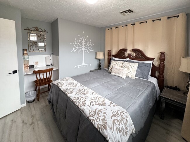 Primary Photo - Cozy Basment/Lower Level Apartment