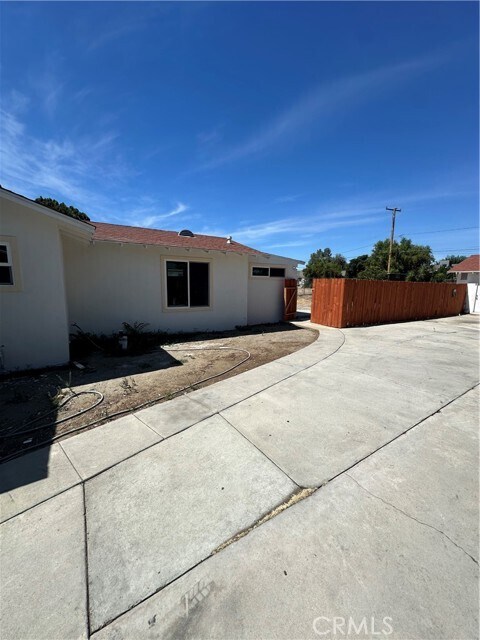 Building Photo - 454 S Rosario Ave