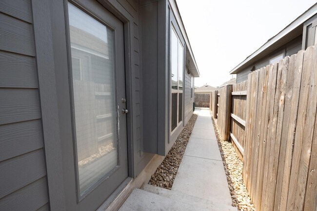 Building Photo - 2809 Seneca Path