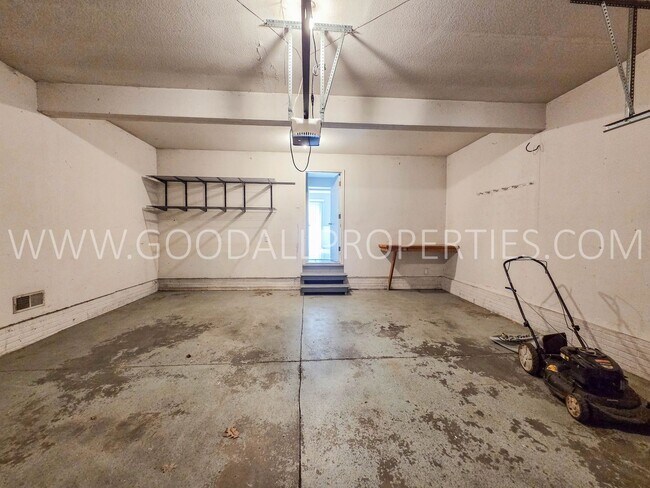Building Photo - Gem of a home in West Des Moines Home with a 2-Car Garage