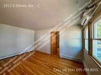 Building Photo - 1912 S Spring Ave