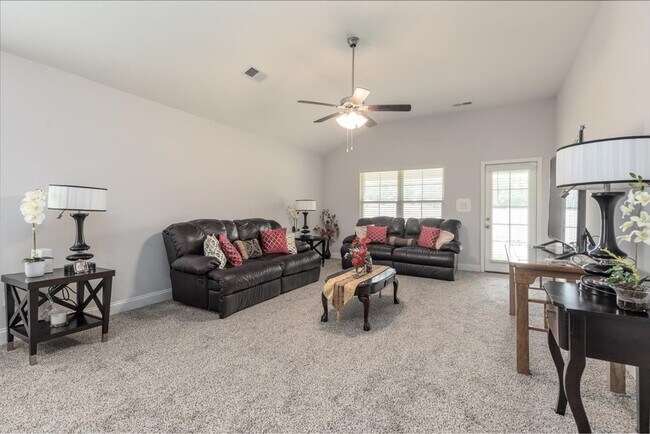 Building Photo - 5961 Uselton Dr