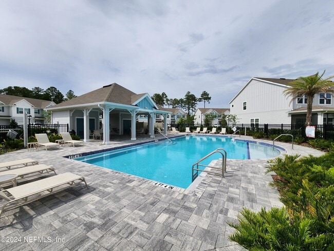 Building Photo - 12811 Josslyn Ln