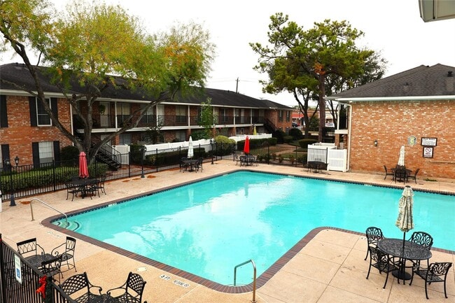 Building Photo - 14333 Memorial Dr