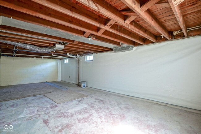 Building Photo - 1550 N Butler Ave