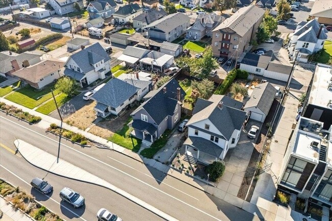 Building Photo - **Coming Soon** 5 Bedroom House Near Gonzaga