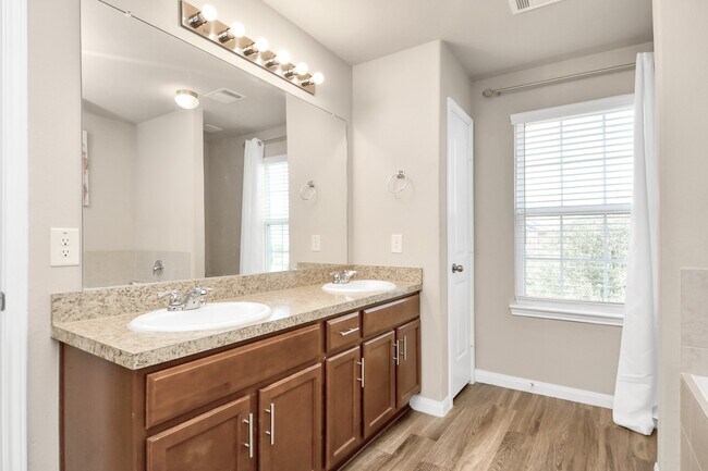 Building Photo - 18611 Cooper Ravine Wy