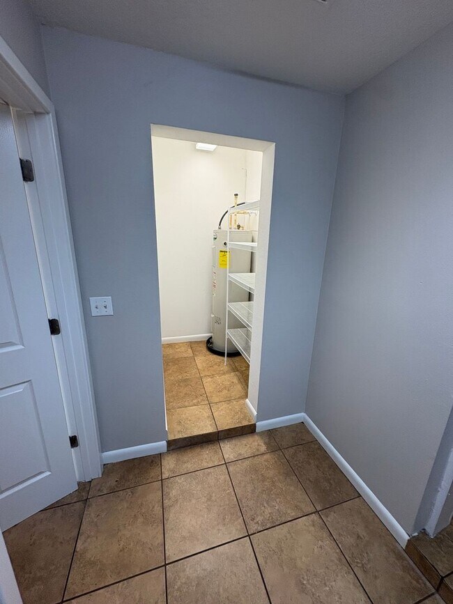 Building Photo - 3 Bed / 2 Bath Single-Family Home Near Downtown Eustis