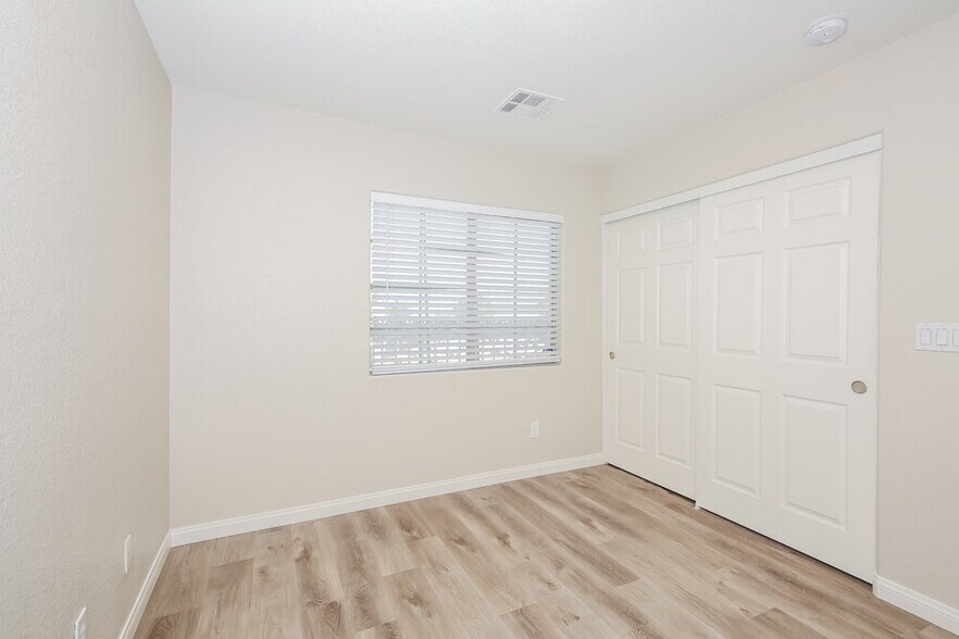 Building Photo - 3577 Chelsea Grove St