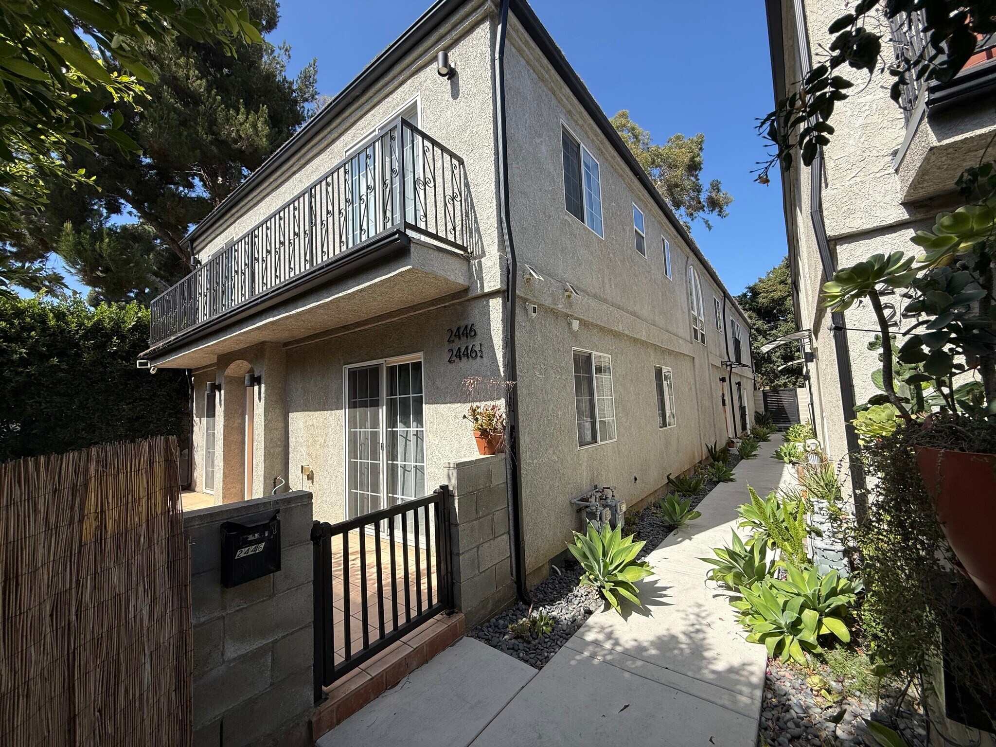 Building Photo - 2446 S Centinela Ave