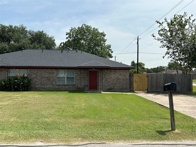 Primary Photo - 121 BROWNELL