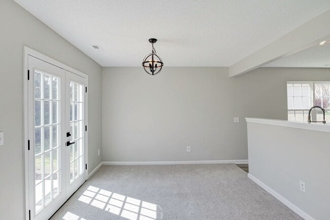 Building Photo - 404 Quartz Dr