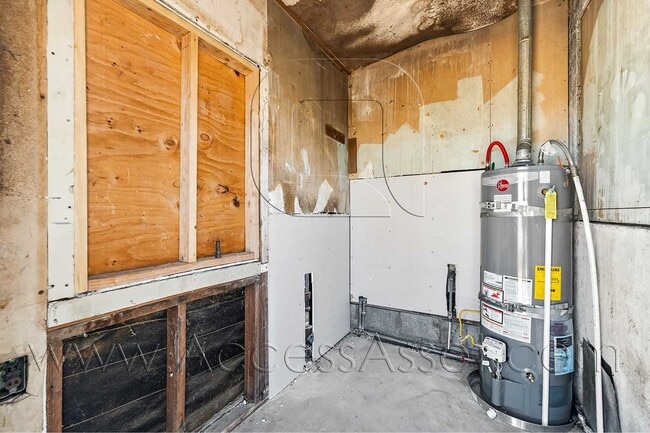 Building Photo - Cozy 1 Bed/1 Bath Duplex Home With Amazing Mountain Views In Barstow!