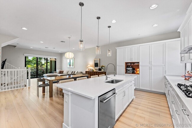 Building Photo - 5251 Beckman Ter