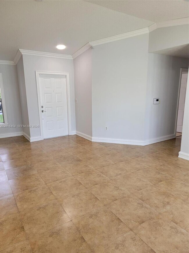Building Photo - 14115 Langley Pl