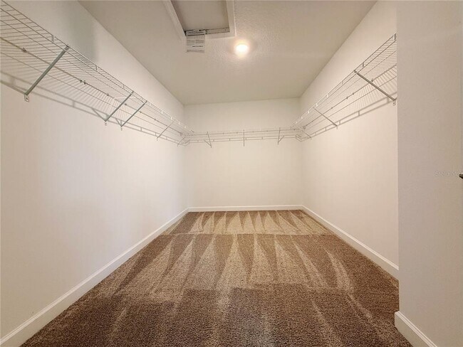 Building Photo - 5001 Center Ct