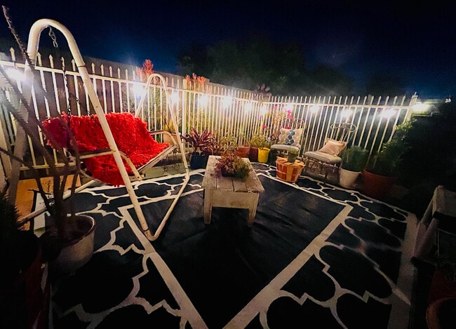 Building Photo - 9101 La Salle Ave