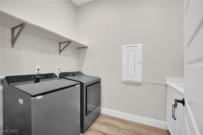 Building Photo - 11079 Rolling Vista Dr