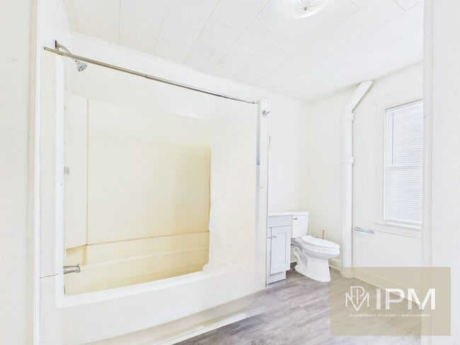 Building Photo - Move-In Special -- 1/2 Off First Months Rent!