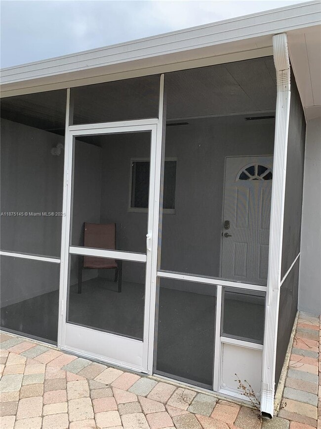 Building Photo - 2559 NE 10th Ct