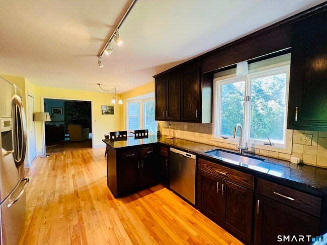 Building Photo - 679 Aspen Ln