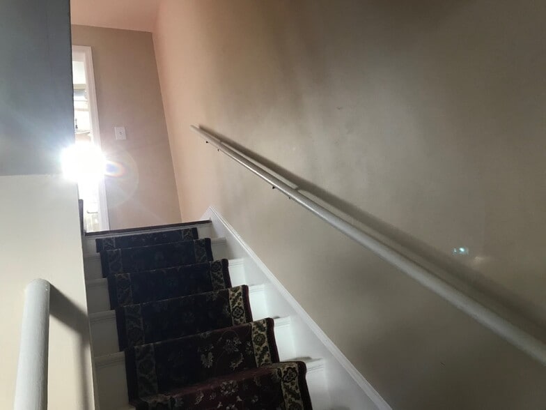 Building Photo - 430 Bartine St